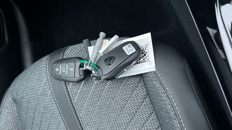 Peugeot 208 1.2 Hybrid 110 Allure 5dr e-DSC6 Petrol Hatchback